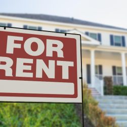 Différences essentielles entre location saisonnière et meublé de tourisme